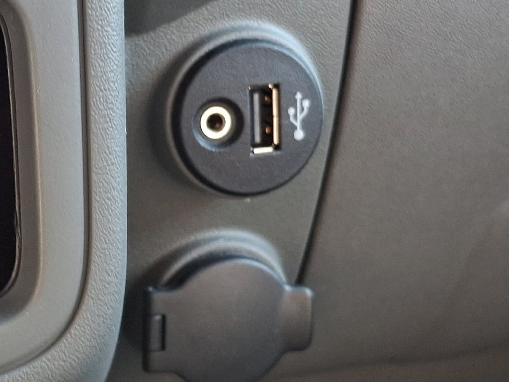 Used 2019 Nissan Frontier SV AWD/4WD image 23
