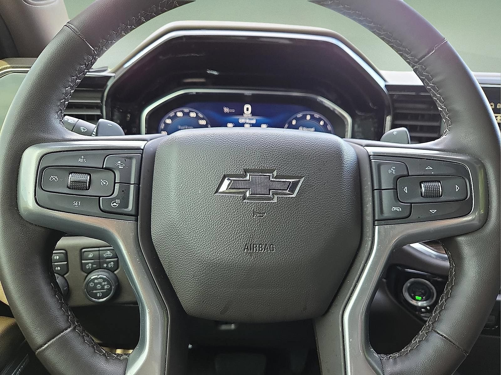 Used 2024 Chevrolet Silverado 1500 LT Trail Boss w/ LT Trail Boss Premium Package AWD/4WD image 24