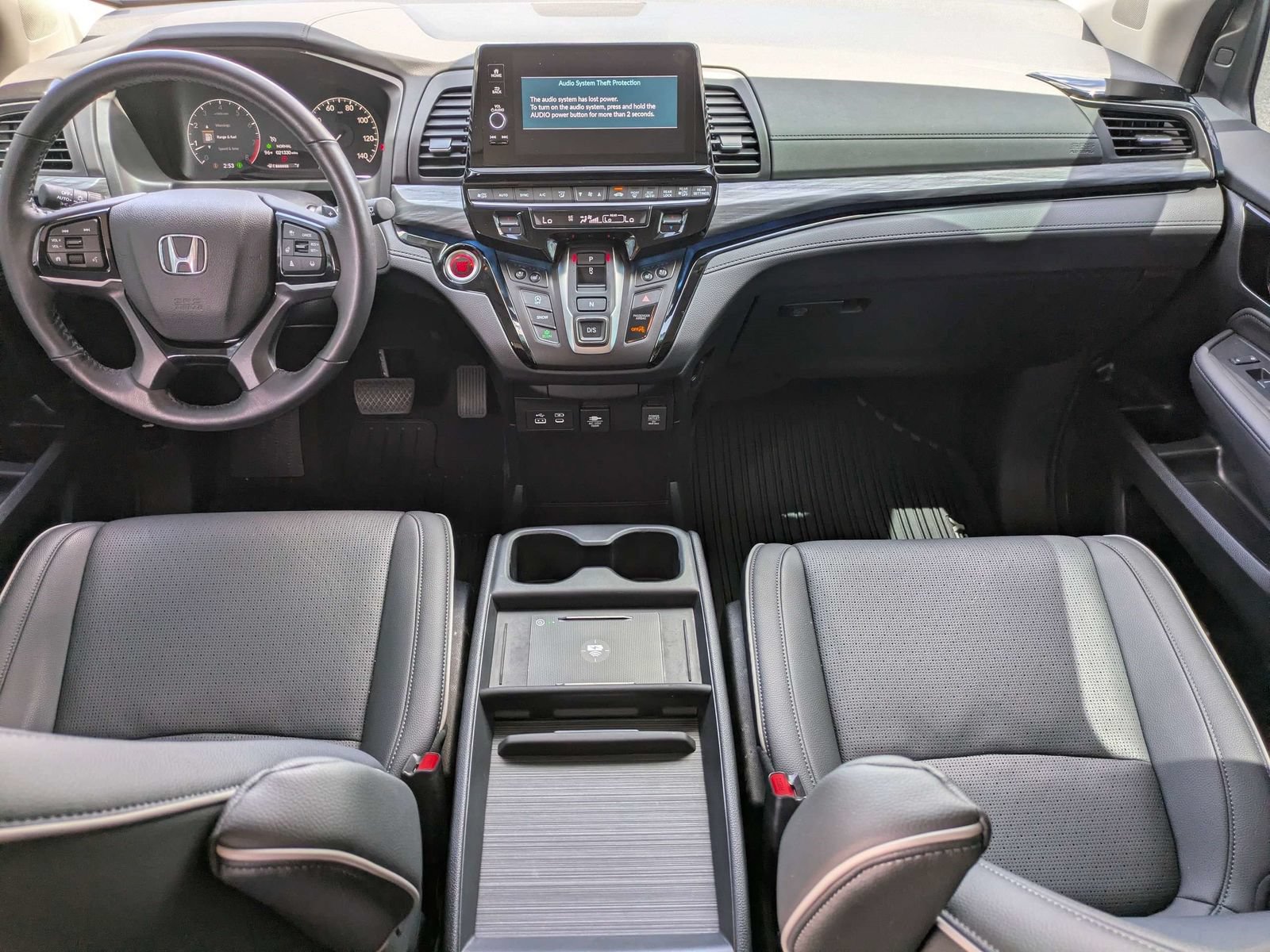 Used 2025 Honda Odyssey Elite image 9