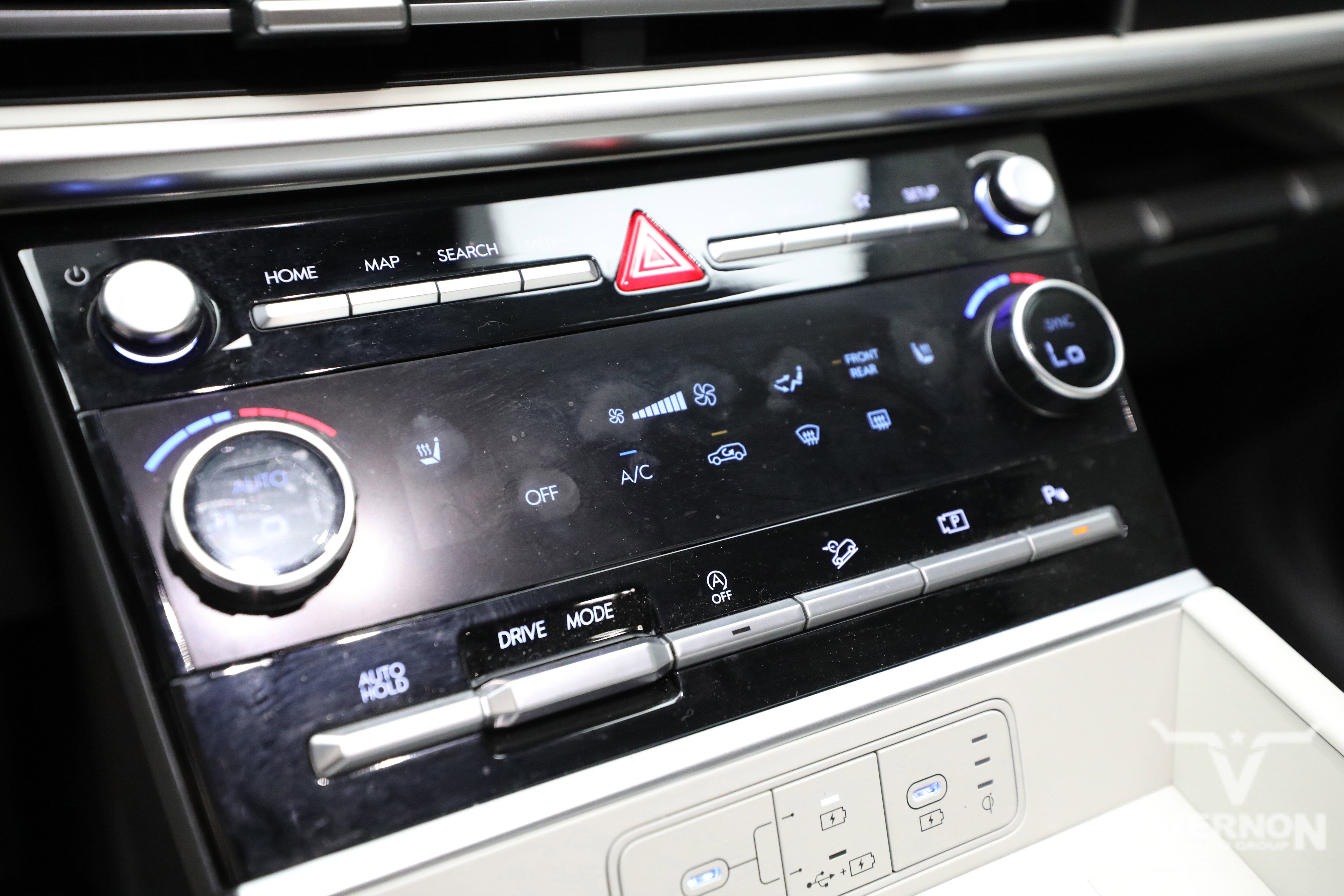 Used 2025 Hyundai Santa Fe SEL FWD image 27