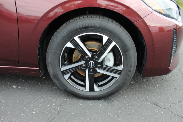 Used 2024 Nissan Sentra SV FWD image 18