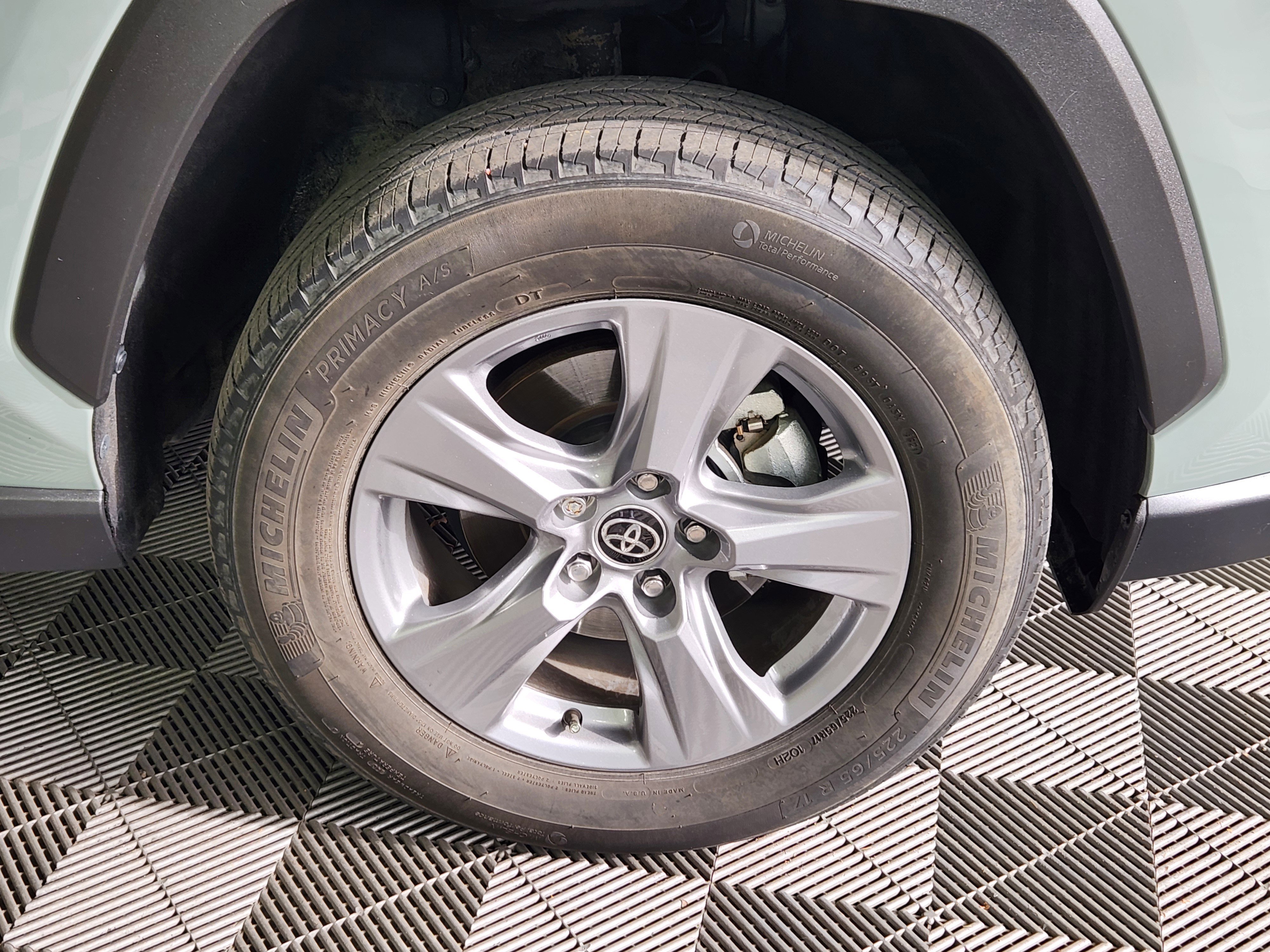 Used 2022 Toyota RAV4 XLE image 9