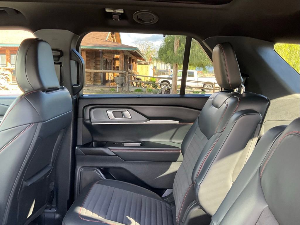 Certified 2025 Ford Explorer ST-Line w/ Premium Package image 24