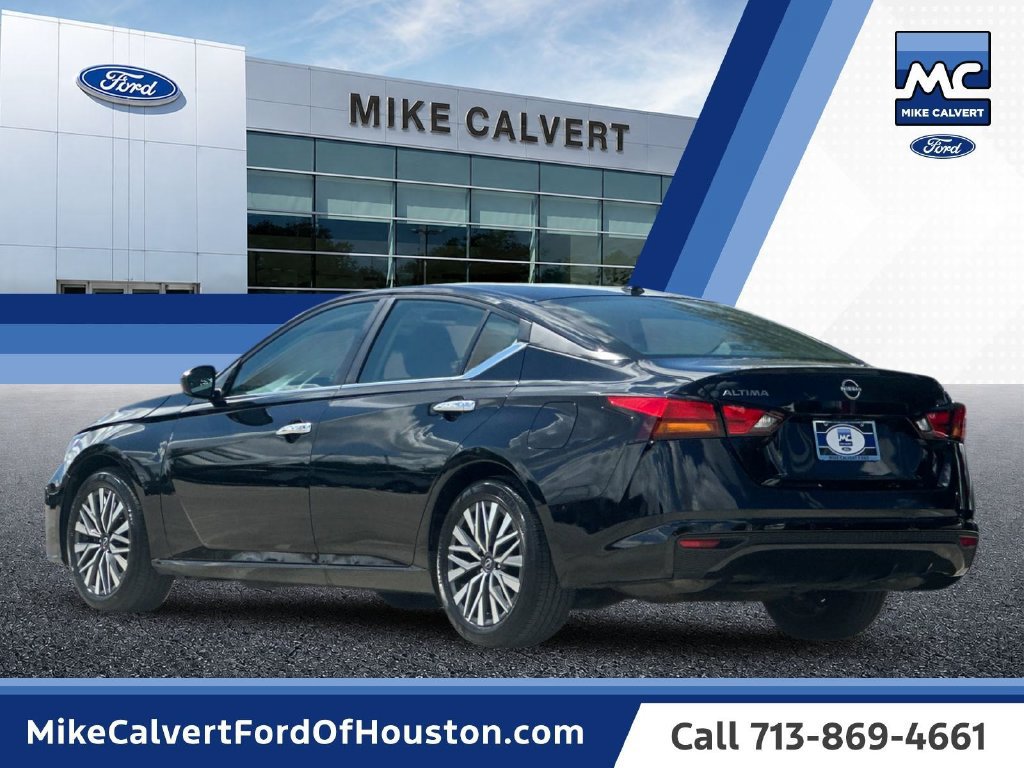 Used 2025 Nissan Altima 2.5 SV FWD image 3