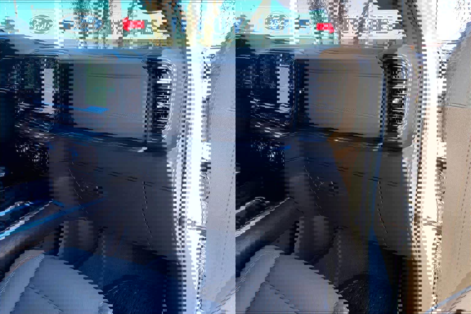 Used 2022 GMC Sierra 1500 SLT w/ SLT Convenience Package image 18