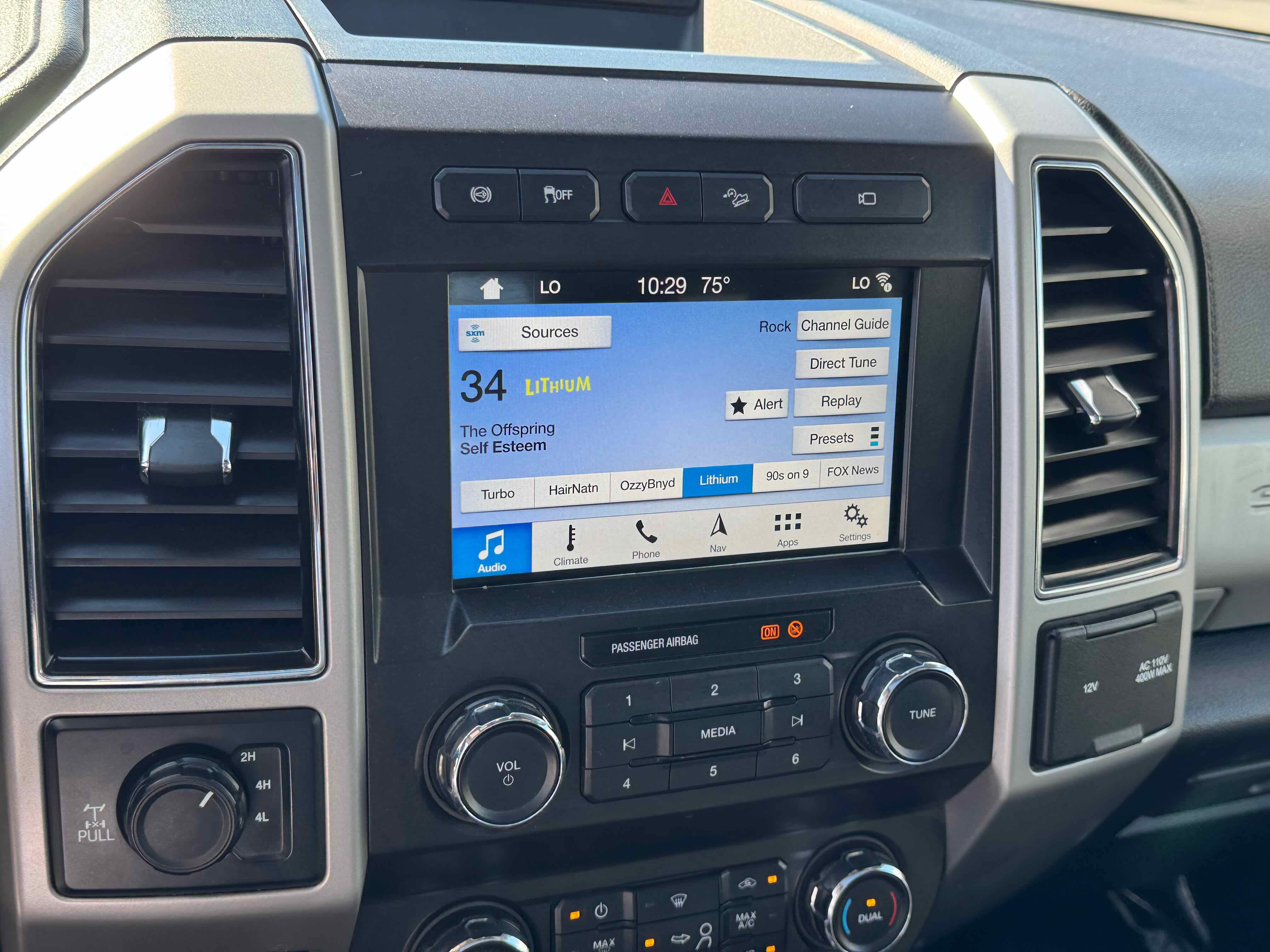 Certified 2019 Ford F350 Lariat image 21