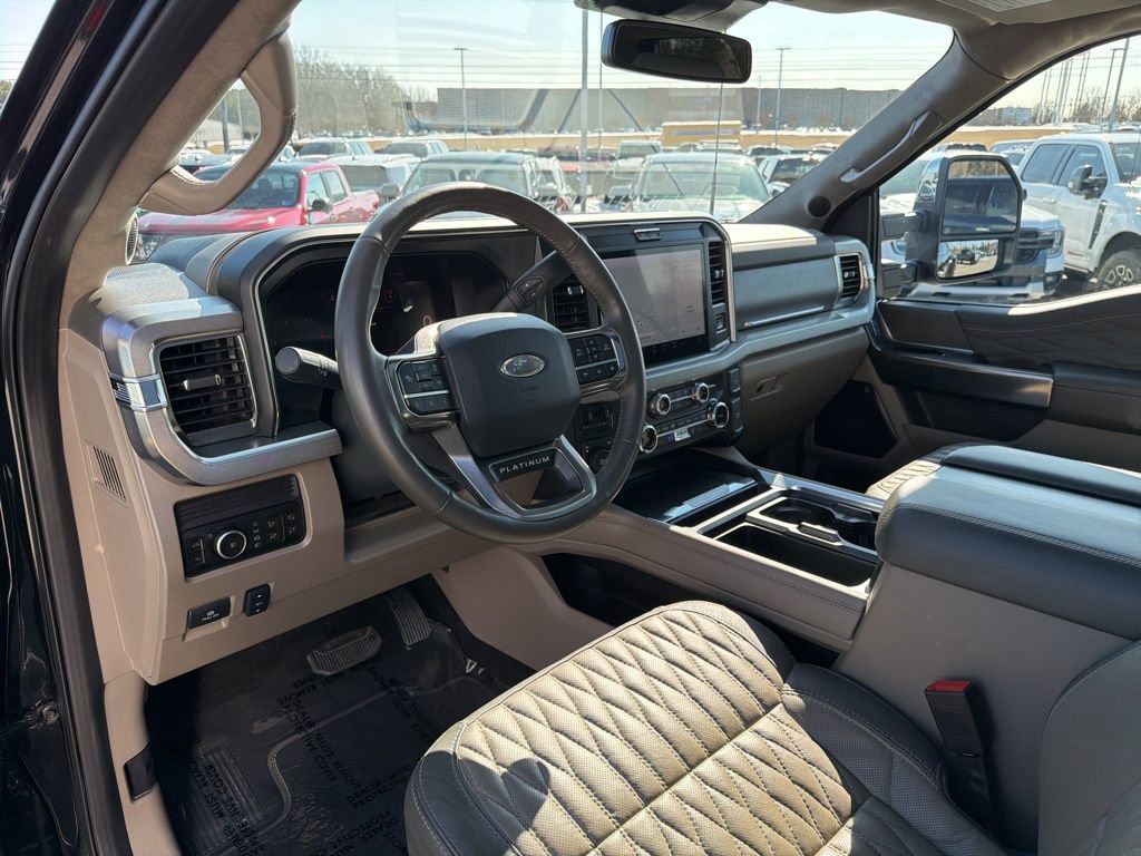 Certified 2025 Ford F450 Platinum w/ Platinum Plus Package image 13