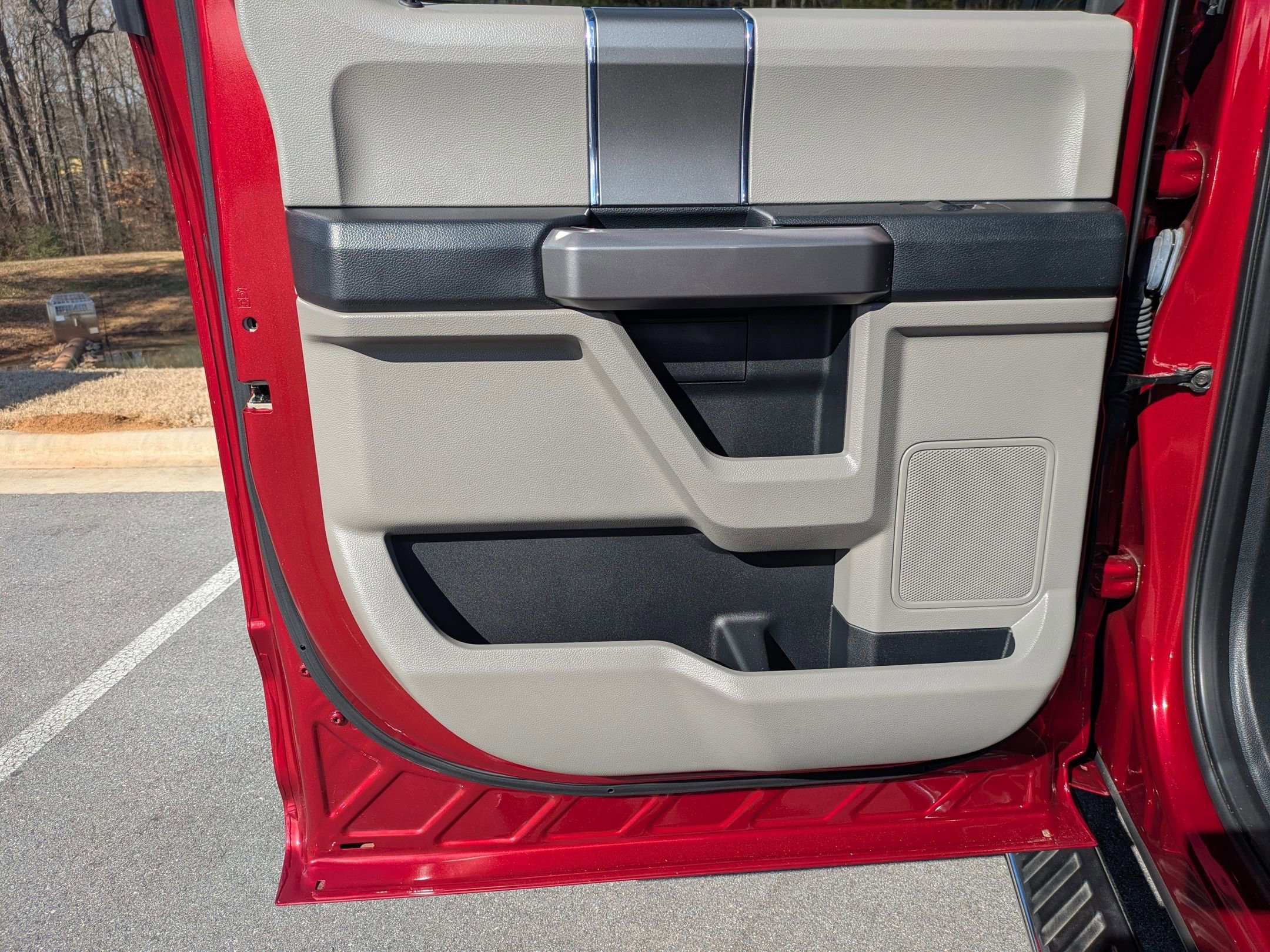 Certified 2019 Ford F150 XLT w/ Equipment Group 302A Luxury image 24