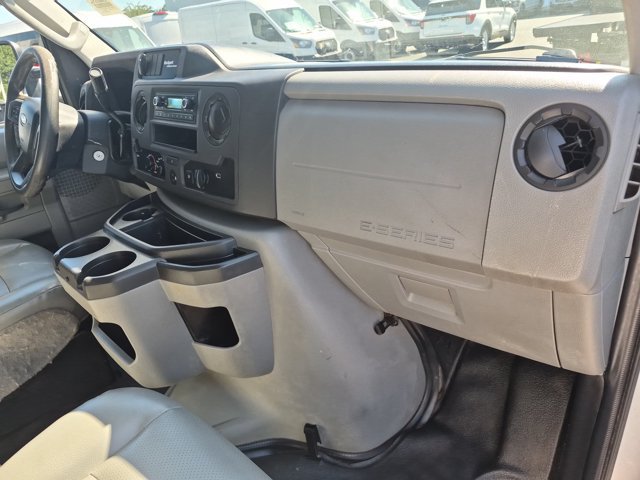Certified 2022 Ford E-350 and Econoline 350 Super Duty w/ Power Windows & Locks Group RWD image 31