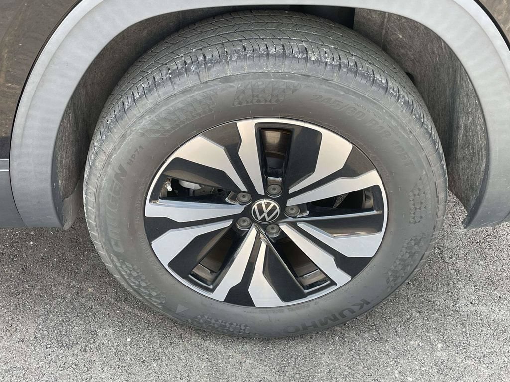 Used 2024 Volkswagen Atlas Cross Sport SE FWD image 9
