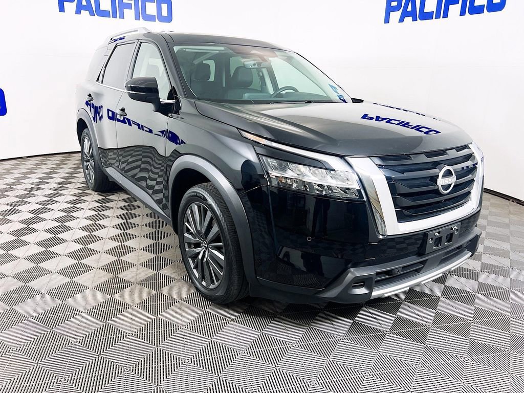 Used 2024 Nissan Pathfinder SL w/ SL Premium Package
