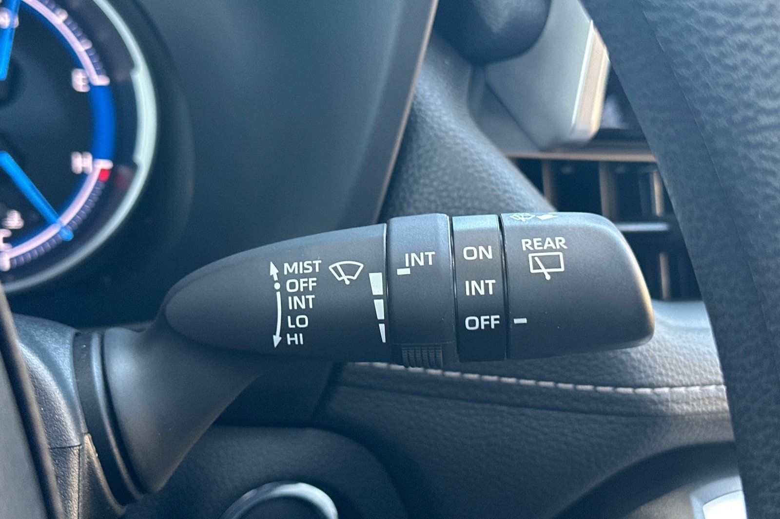 Used 2025 Toyota RAV4 XLE w/ Convenience Package AWD/4WD image 40