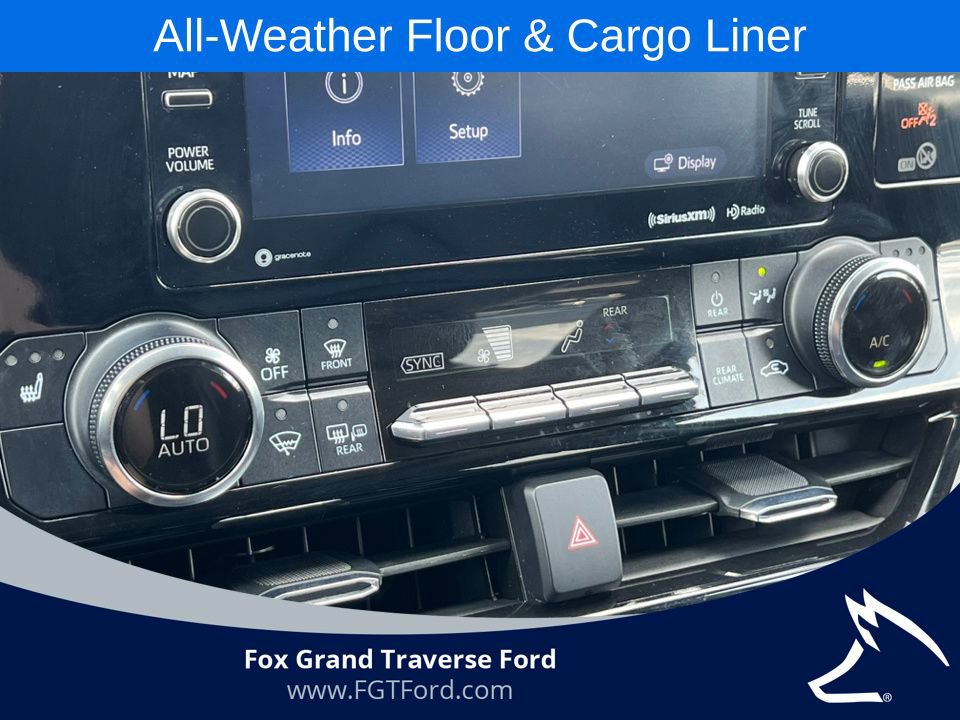 Used 2022 Toyota Highlander XLE AWD/4WD image 26