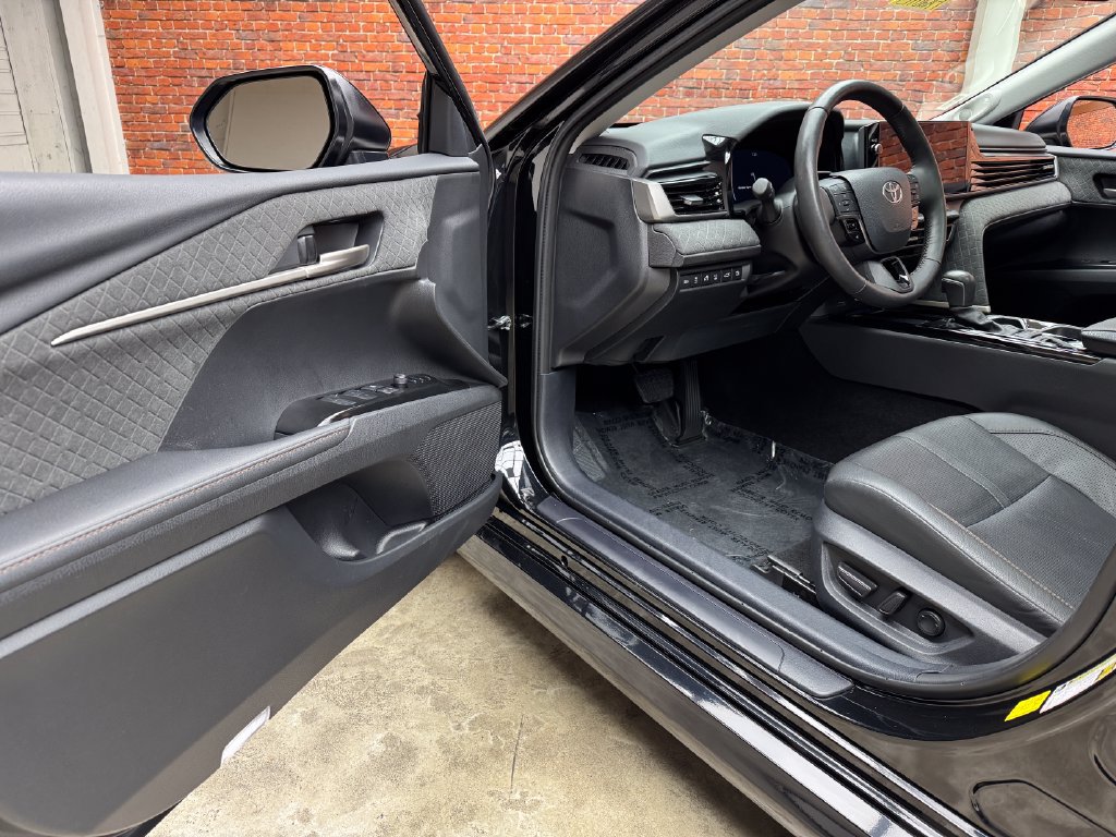 Used 2025 Toyota Camry XLE w/ Premium Plus Package AWD/4WD image 10