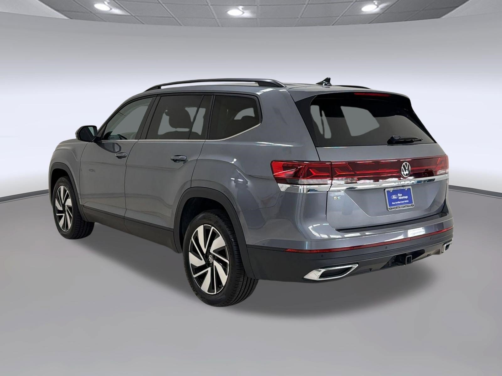 Used 2025 Volkswagen Atlas SE FWD image 3
