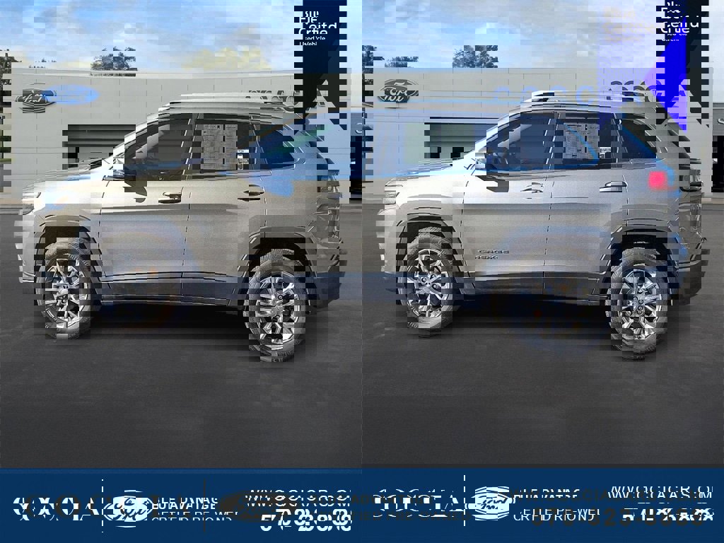 Used 2019 Jeep Cherokee Latitude Plus image 2