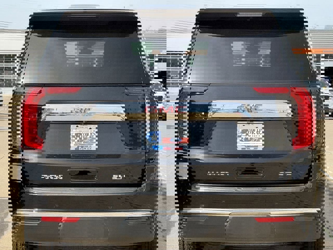 Used 2022 GMC Yukon XL SLT image 6