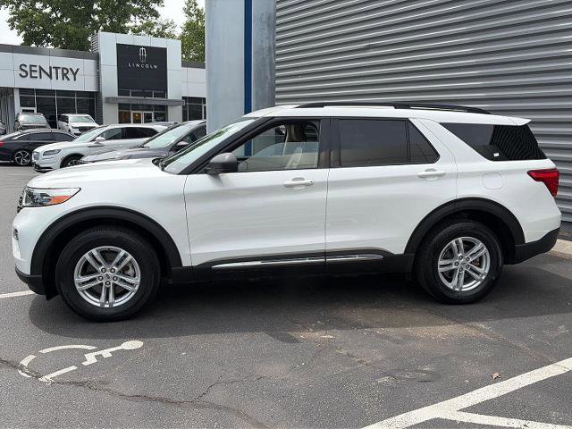 Certified 2023 Ford Explorer XLT w/ Equipment Group 202A AWD/4WD image 3