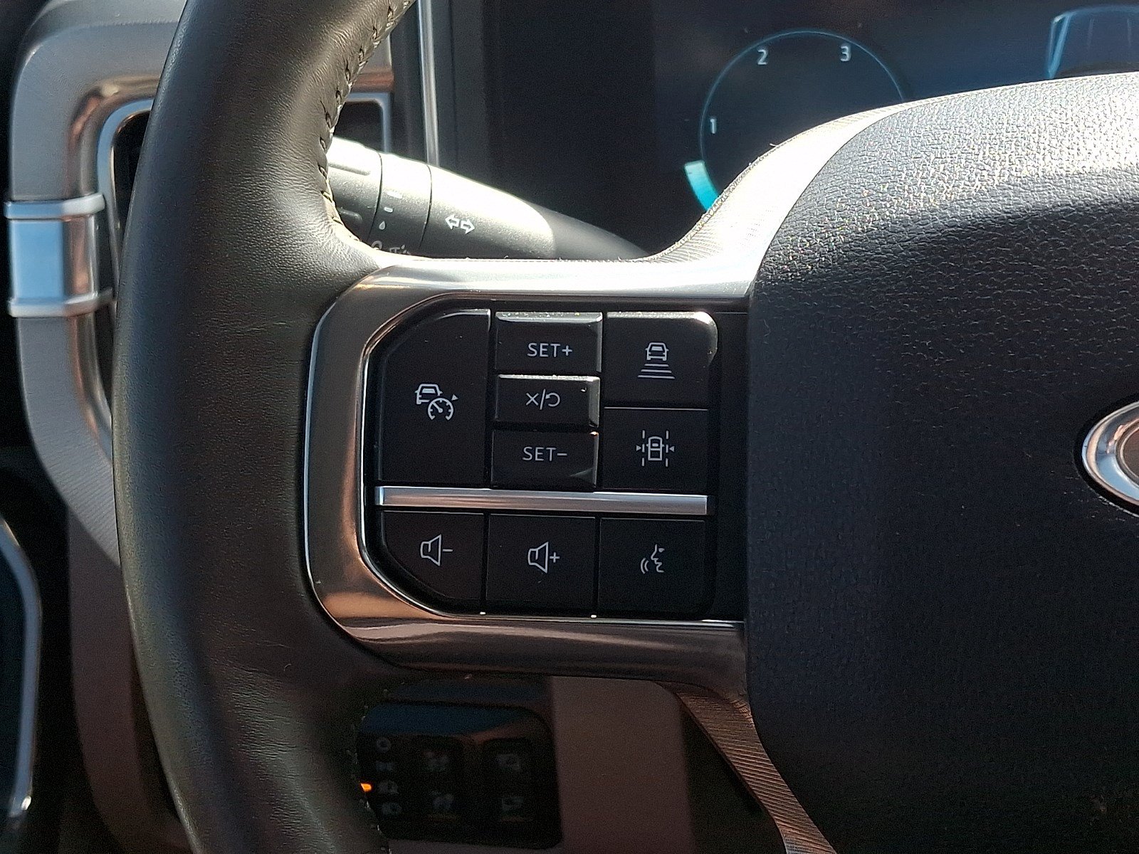 Certified 2025 Ford F450 Platinum w/ Platinum Plus Package AWD/4WD image 20