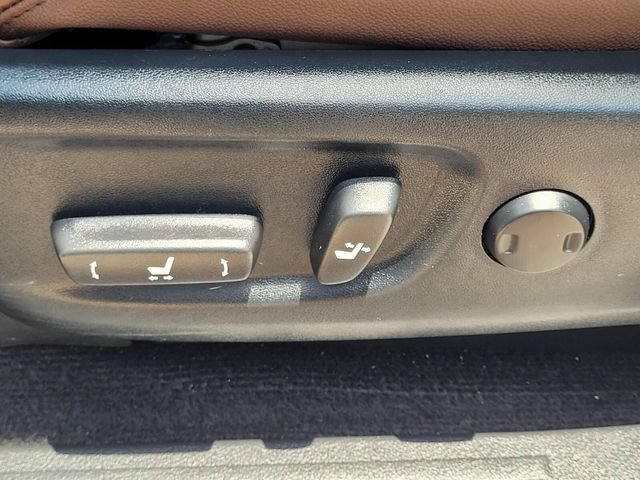 Used 2019 Toyota 4Runner Limited AWD/4WD image 27