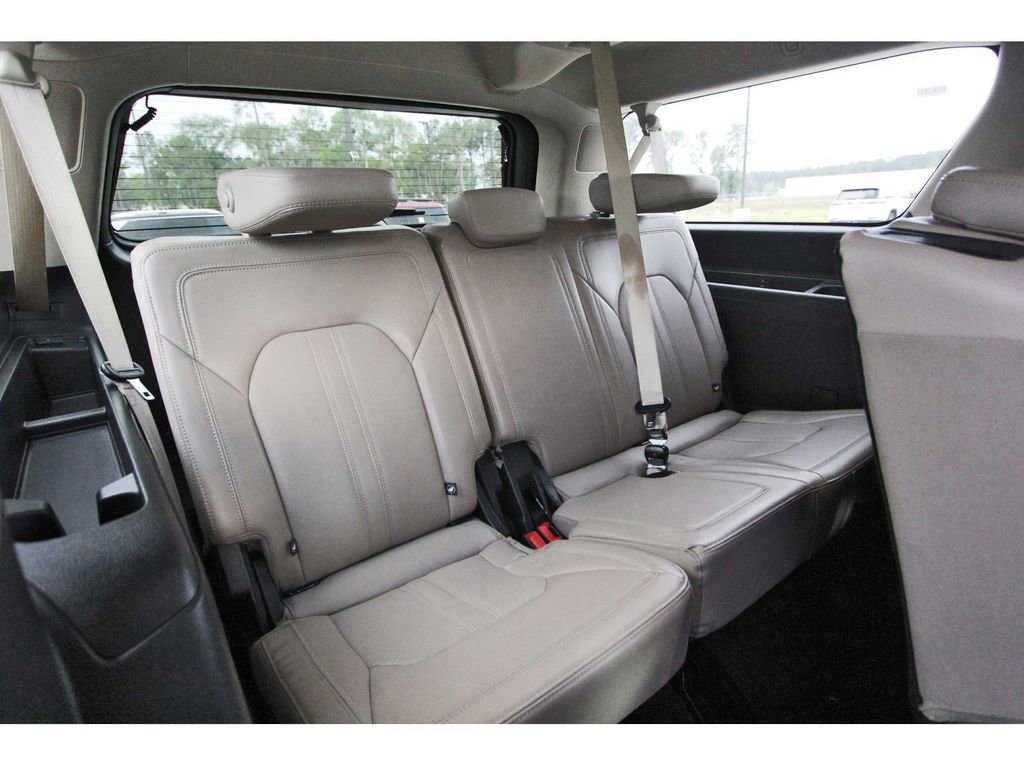 Certified 2024 Ford Expedition Max Limited image 11