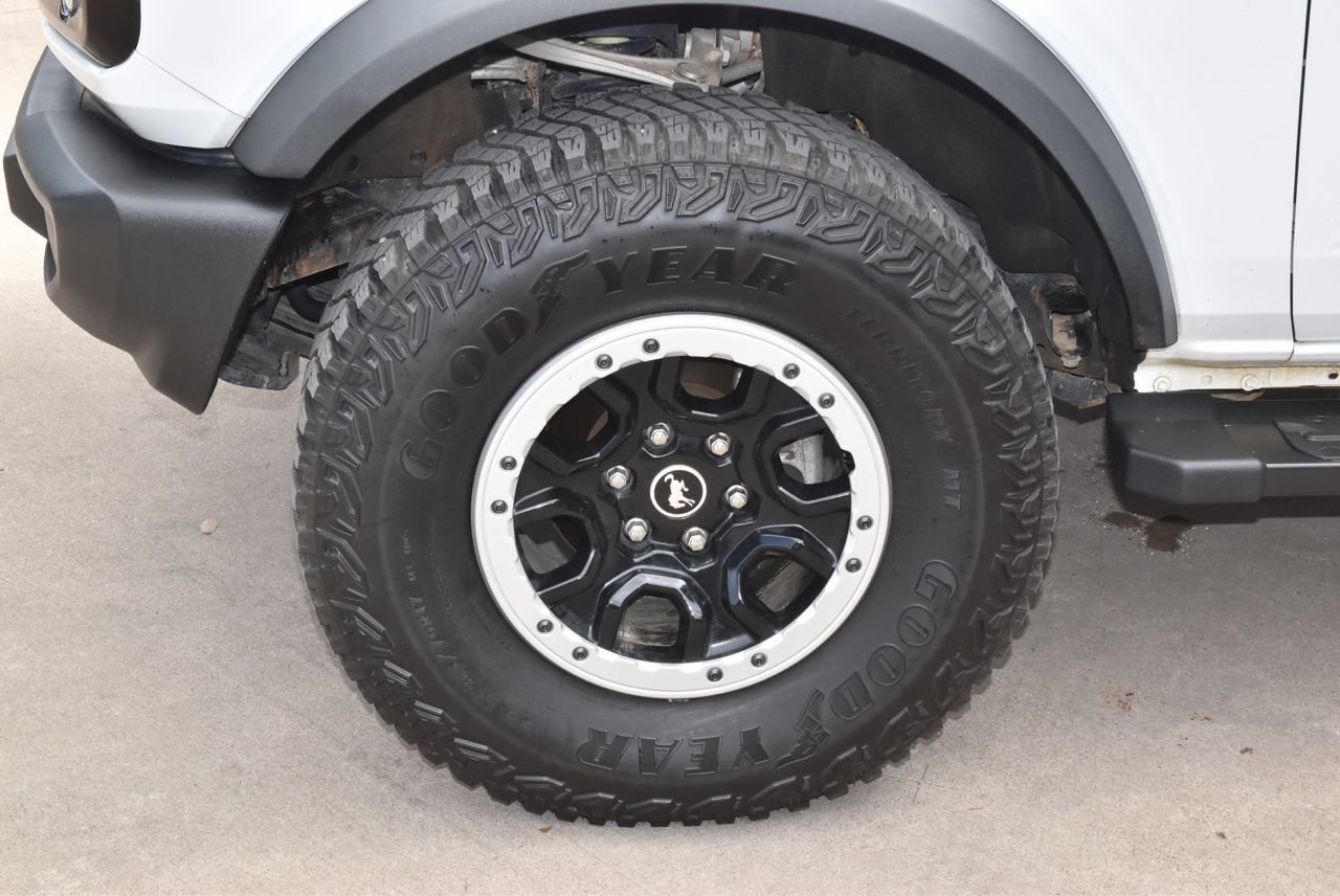 Certified 2023 Ford Bronco Outer Banks w/ Sasquatch Package AWD/4WD image 46