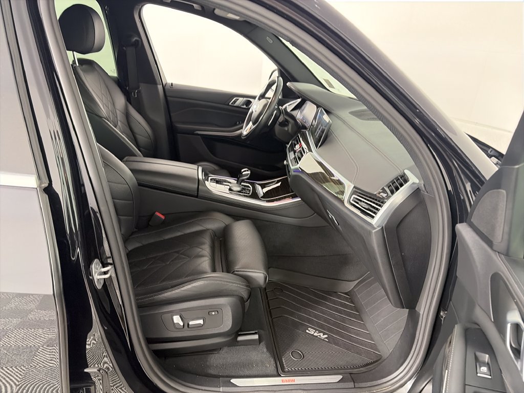 Used 2023 BMW X5 xDrive40i AWD/4WD image 32