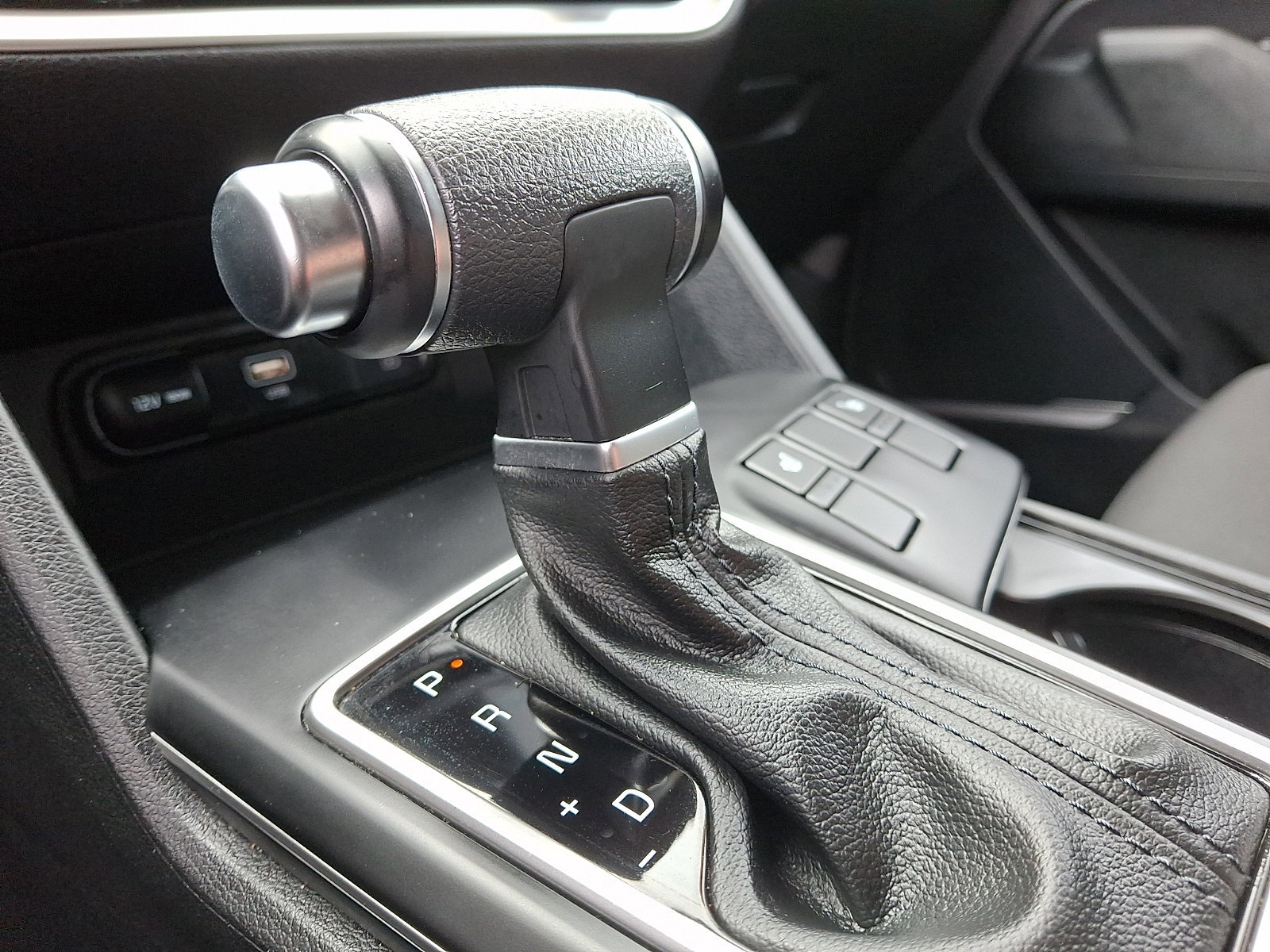 Used 2024 Kia Sportage LX image 15