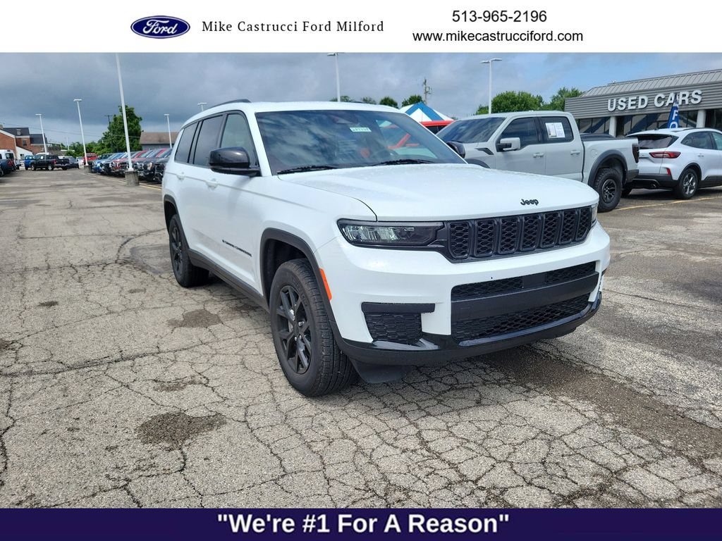 Used 2025 Jeep Grand Cherokee L Altitude AWD/4WD image 7