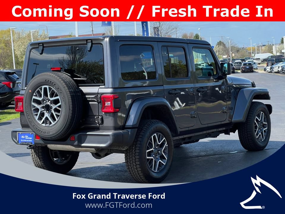Used 2025 Jeep Wrangler Unlimited Sahara AWD/4WD image 8