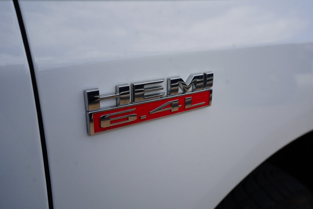 Used 2022 RAM 3500 Tradesman w/ Chrome Appearance Group AWD/4WD image 8