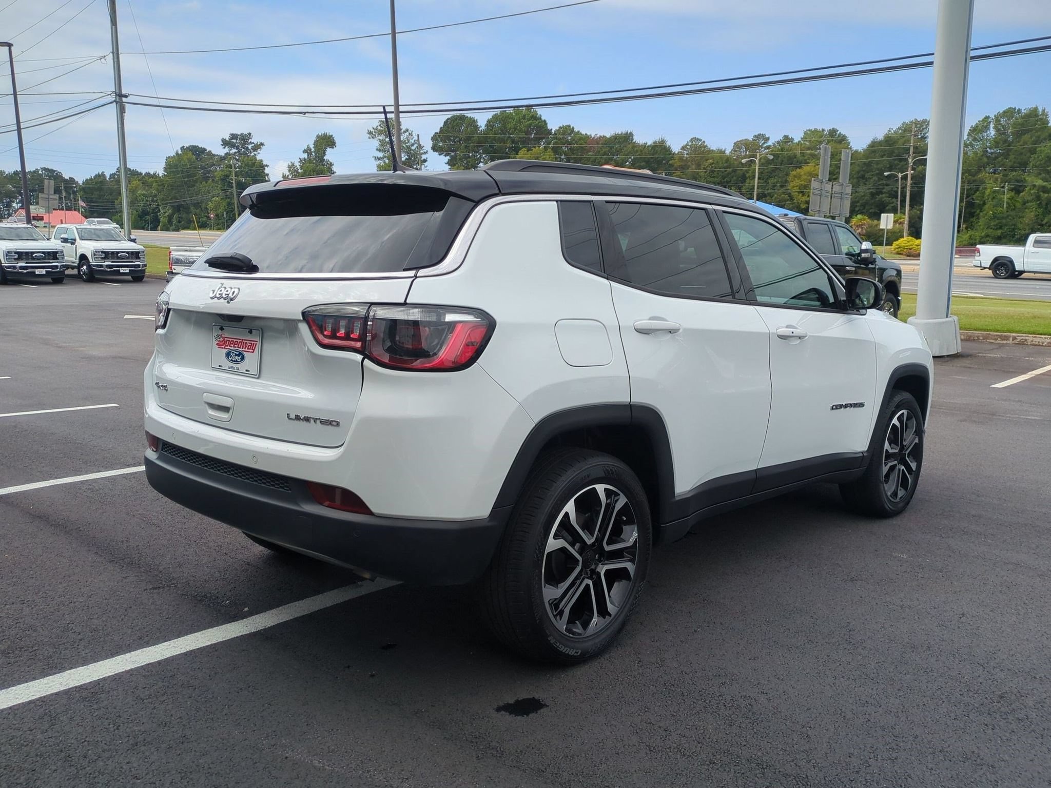 Used 2024 Jeep Compass Limited AWD/4WD image 5
