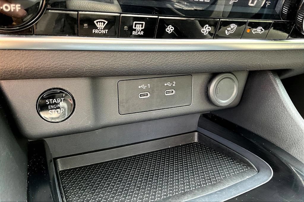 Used 2025 Nissan Rogue SV FWD image 18