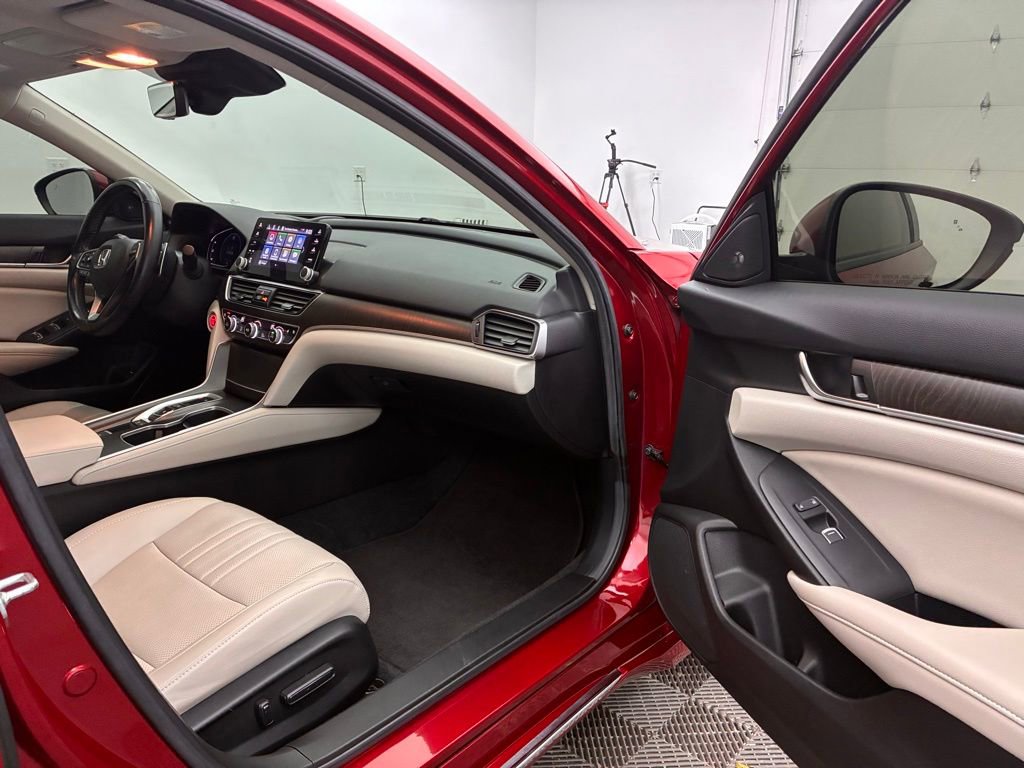 Used 2021 Honda Accord Touring image 25