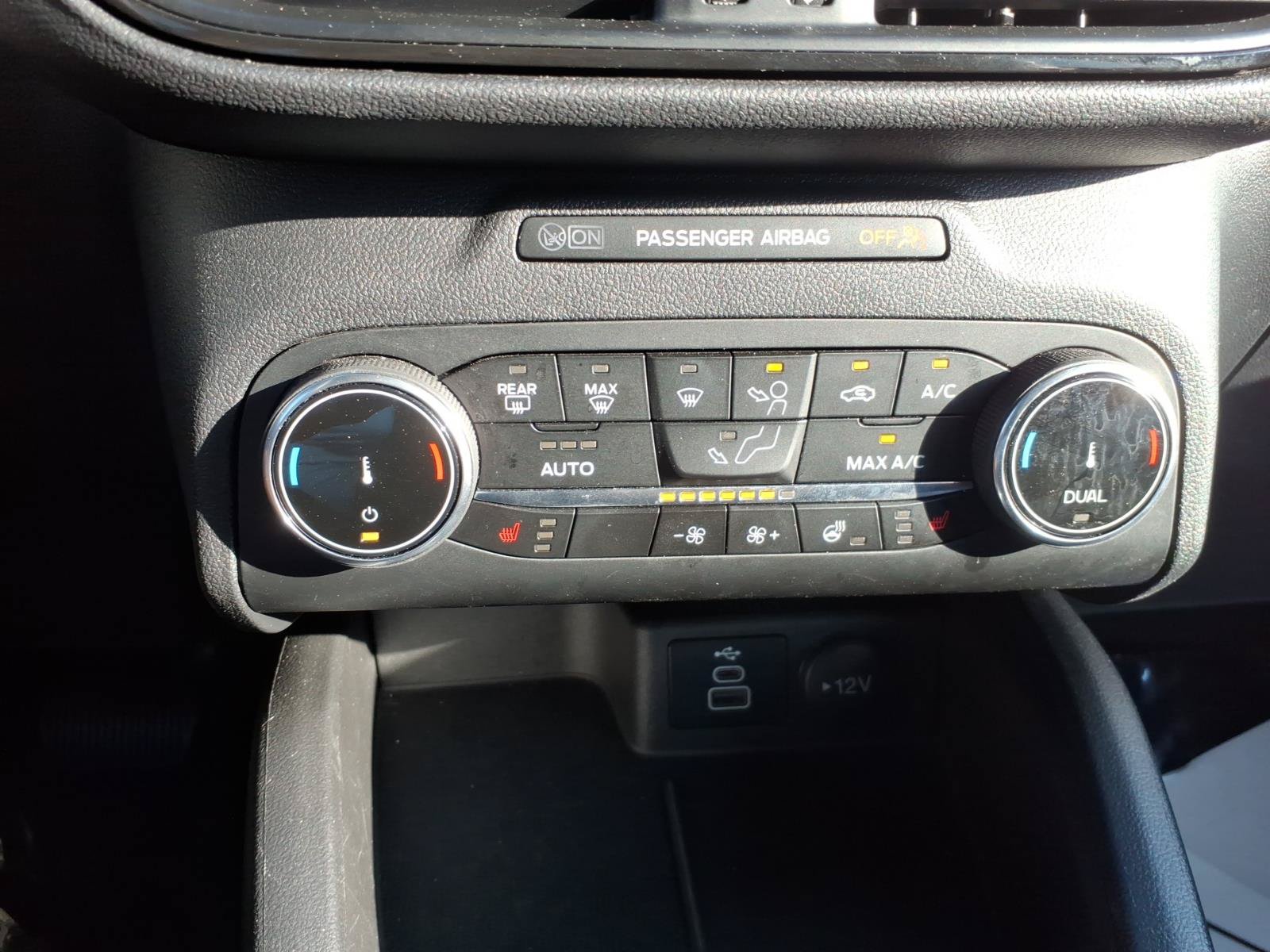 Certified 2025 Ford Escape ST-Line Select AWD/4WD image 21