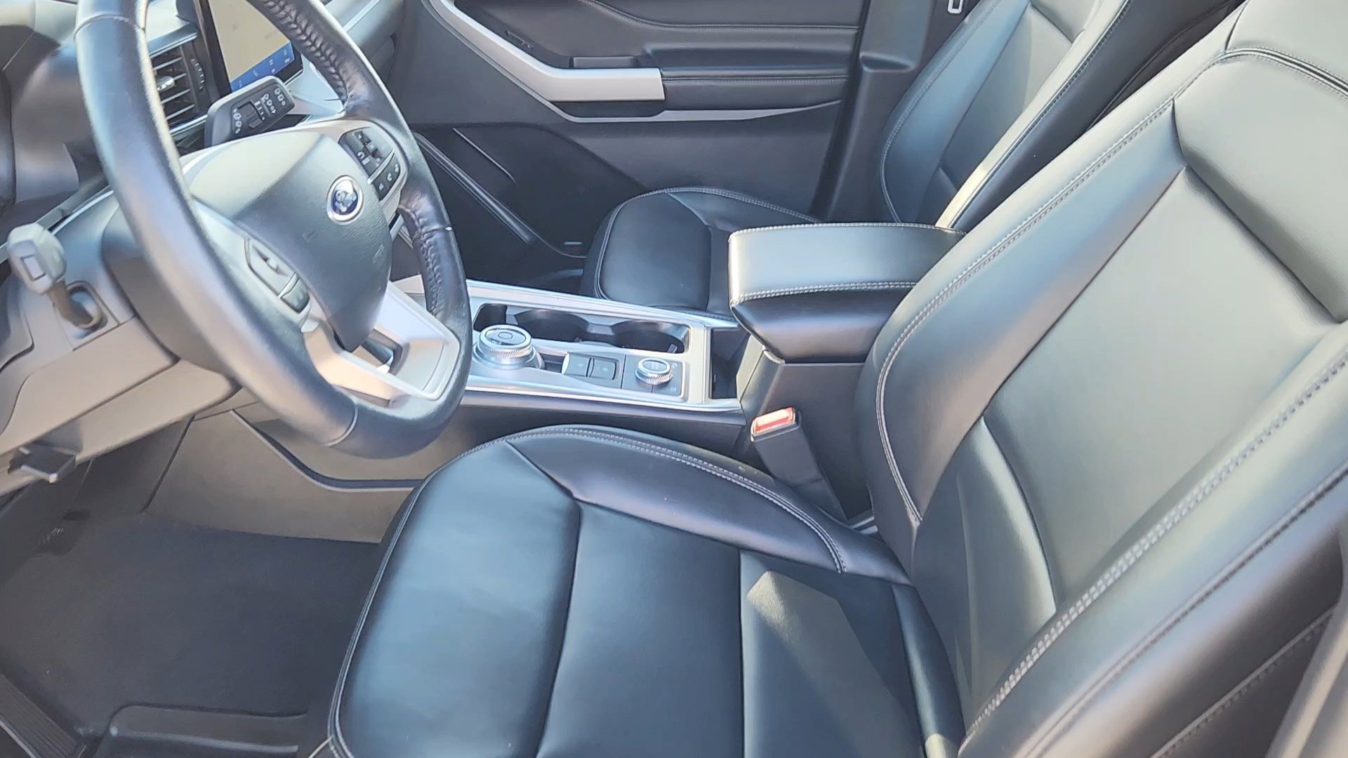 Certified 2023 Ford Explorer XLT w/ Equipment Group 202A image 22