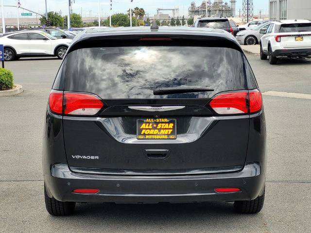 Used 2021 Chrysler Voyager LX FWD image 5