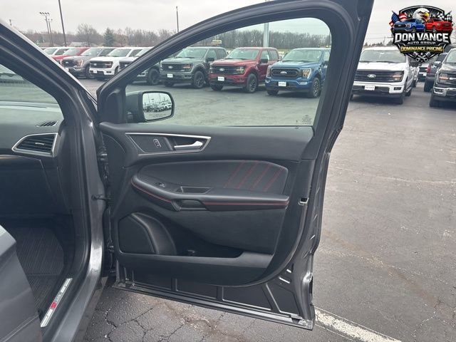 Certified 2024 Ford Edge ST-Line AWD/4WD image 30