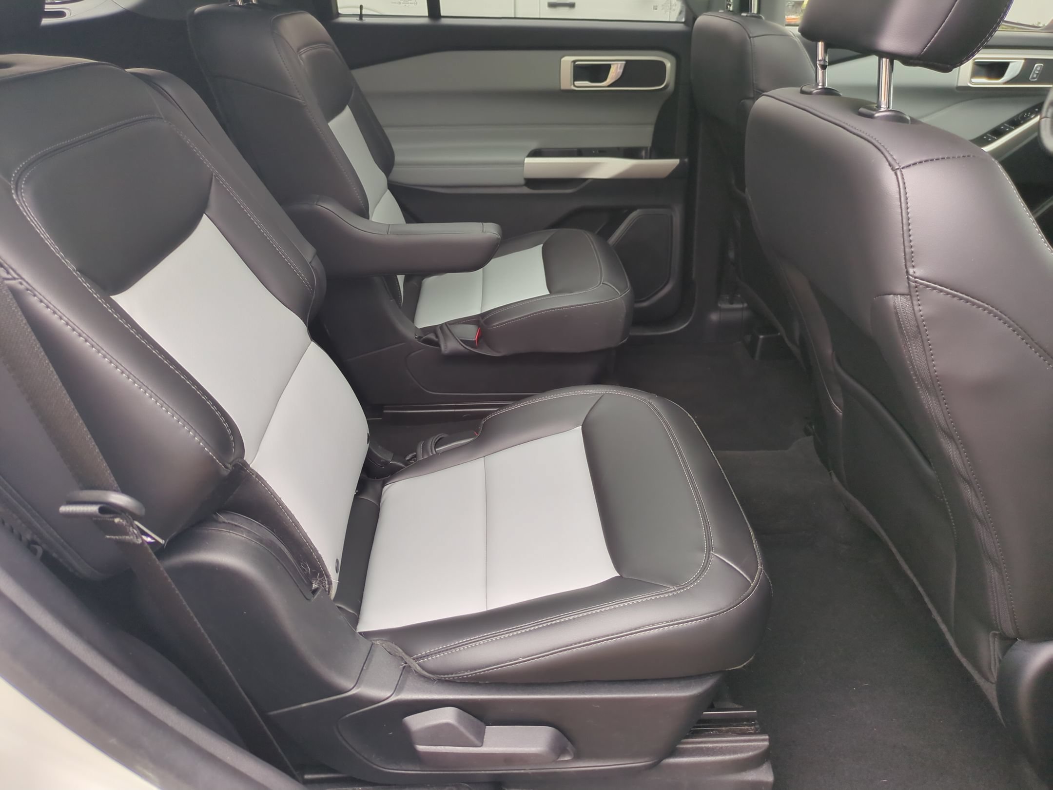 Certified 2022 Ford Explorer XLT RWD image 33