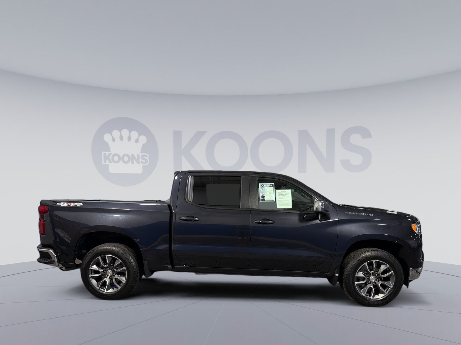 Used 2024 Chevrolet Silverado 1500 LT AWD/4WD image 8
