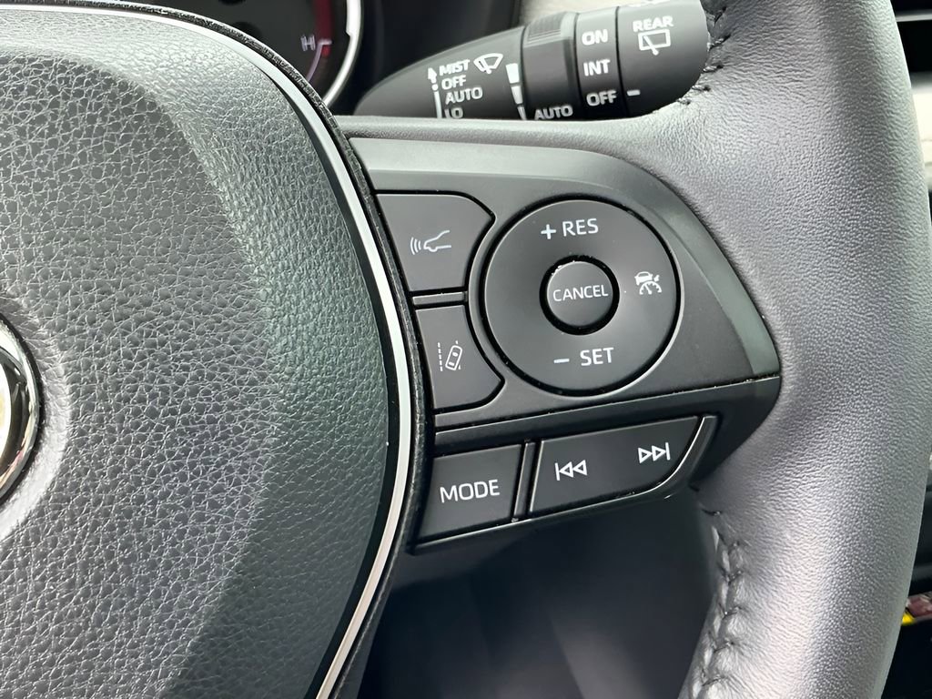 Used 2023 Toyota RAV4 XLE Premium FWD image 29