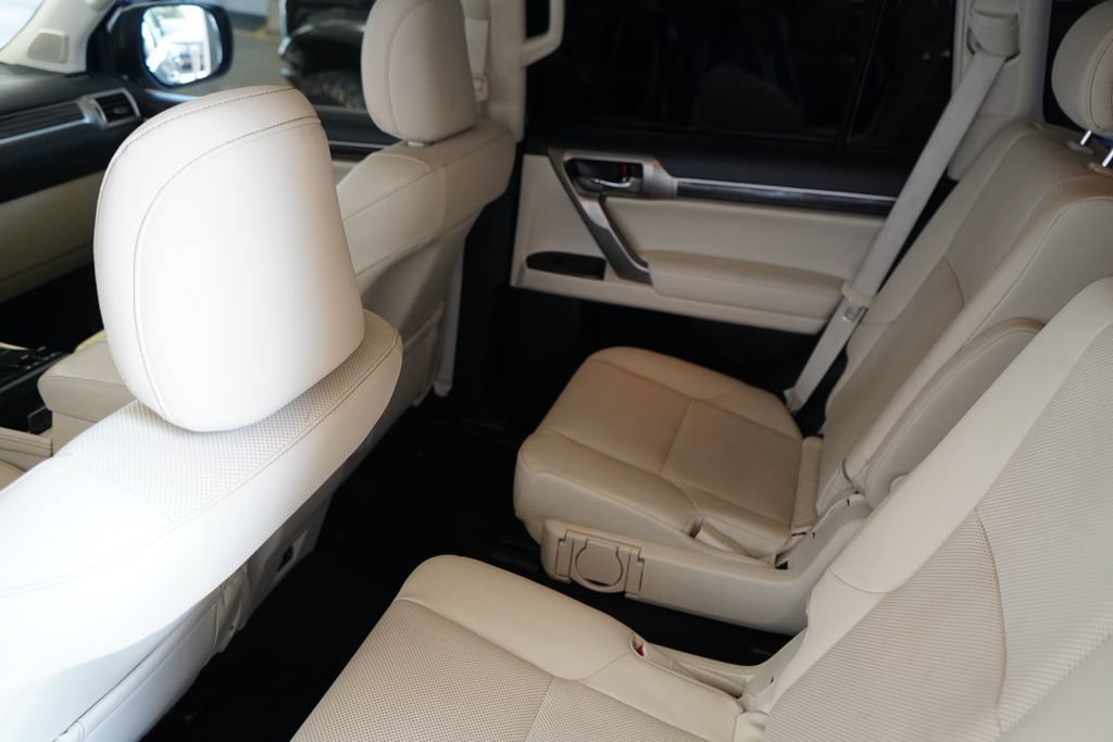 Used 2020 Lexus GX 460 Premium AWD/4WD image 25