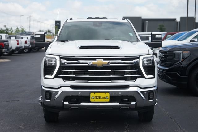 Used 2024 Chevrolet Silverado 3500 LTZ w/ LTZ Convenience Package AWD/4WD image 3