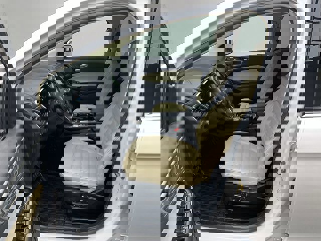 Certified 2019 Ford Edge SEL w/ Equipment Group 201A image 3