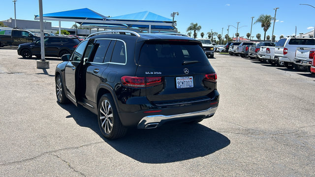 Used 2022 Mercedes-Benz GLB 250 w/ Premium Package Lite image 5