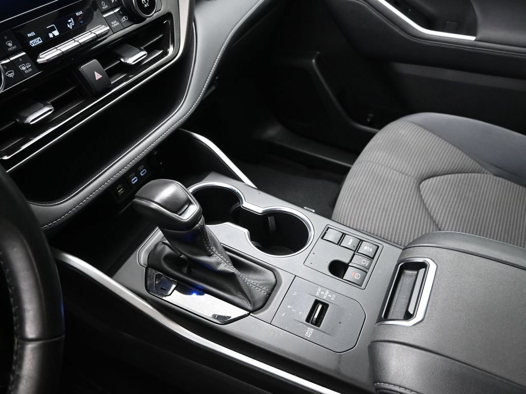 Used 2024 Toyota Highlander LE image 48