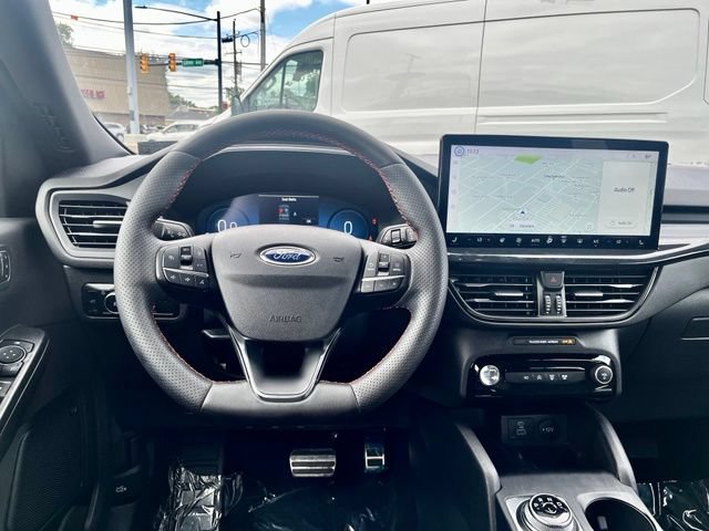 Certified 2023 Ford Escape ST-Line Select w/ Tech Pack #2 AWD/4WD image 3