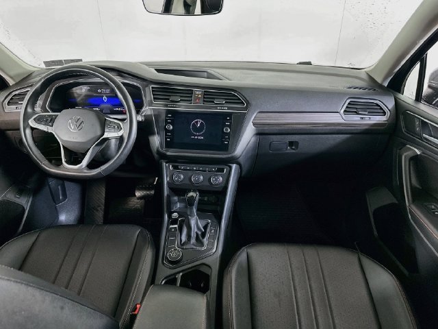 Used 2024 Volkswagen Tiguan Wolfsburg Edition AWD/4WD image 18