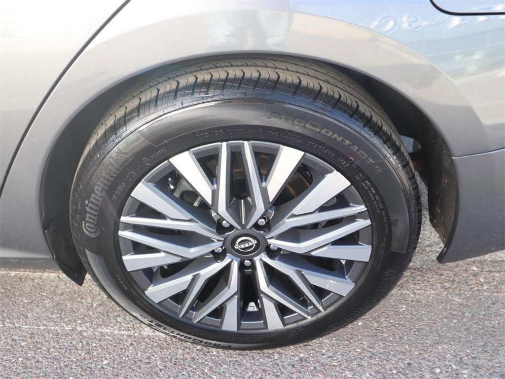 Used 2025 Nissan Altima 2.5 SV image 13