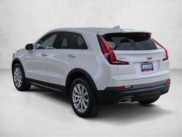 Used 2022 Cadillac XT4 Luxury w/ Cold Weather Package FWD image 8